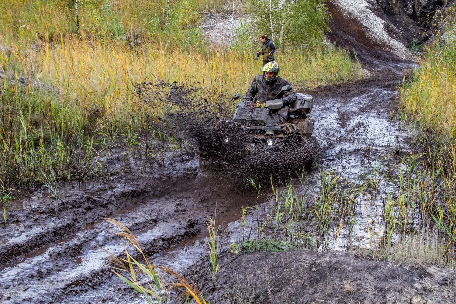 Quadfactory Beitler, Herbstevent 2023 Teil 1, Quad im schlammigen Wasser