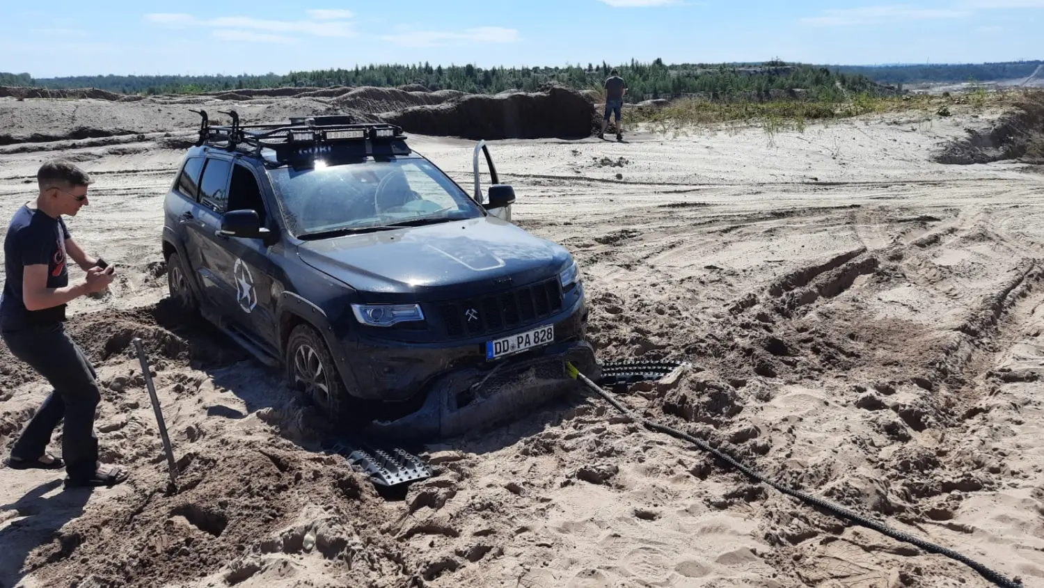 Quadfactory Beitler, Geländewagentour, Abschleppen eines Fahrzeugs aus dem Schlamm